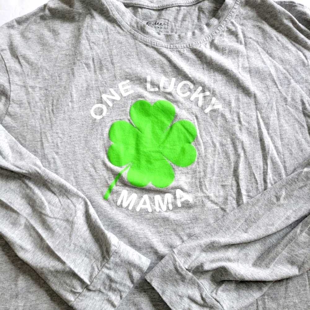 One lucky mama cropped long sleeve